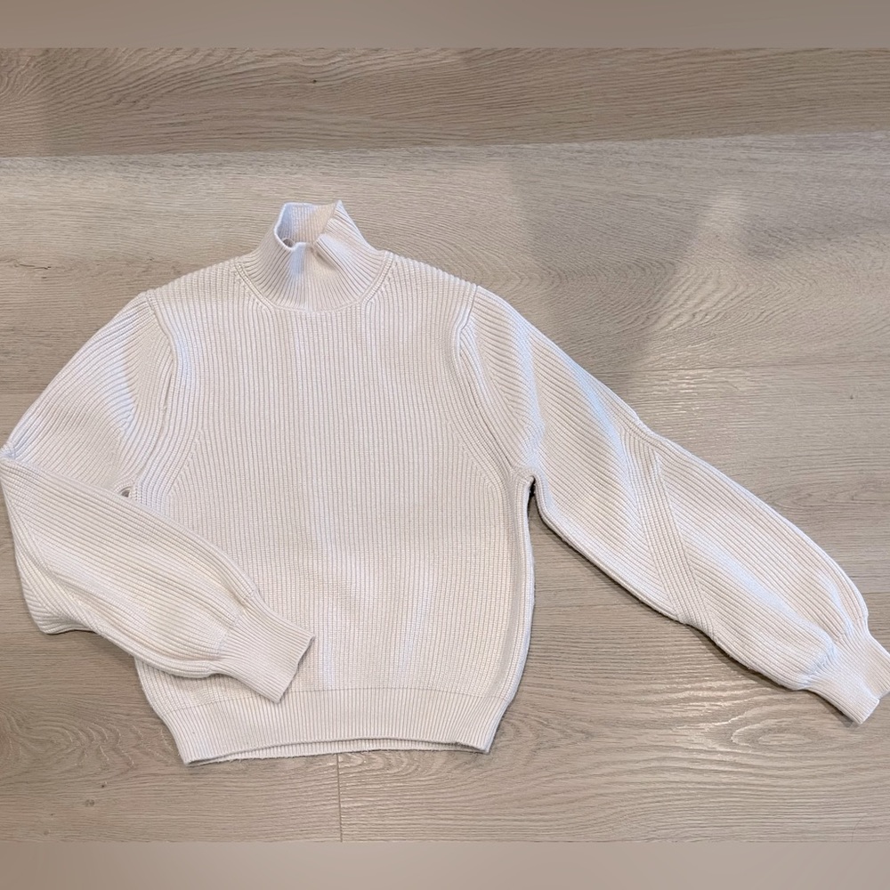ZARA Mock Neck Ribbed Knit Long Sleeve Sweater in size S.